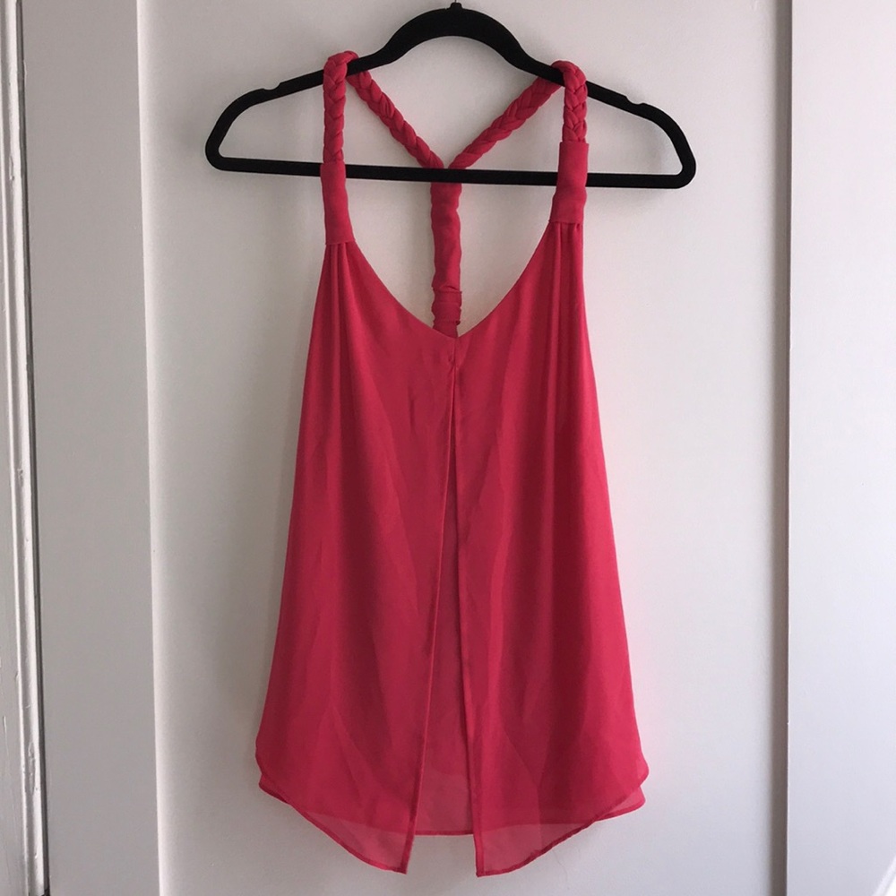 Great back!! Flowy tank for all occasions